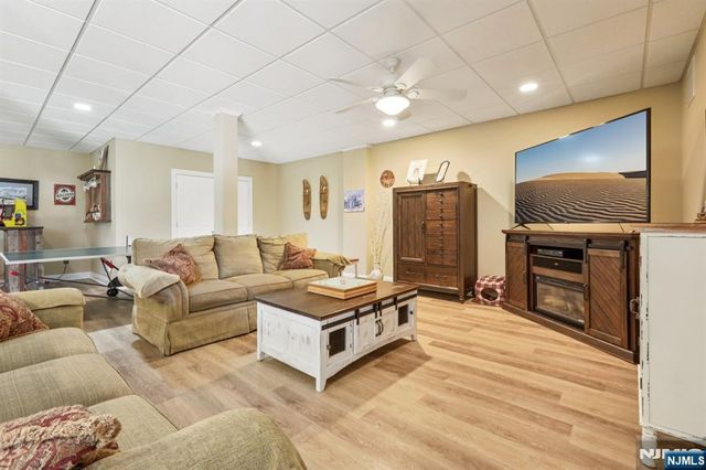 49 Boonton Avenue, Kinnelon Borough, NJ 07405