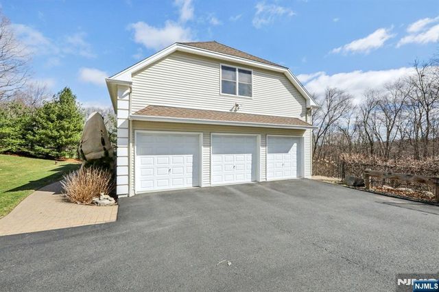 49 Boonton Avenue, Kinnelon Borough, NJ 07405