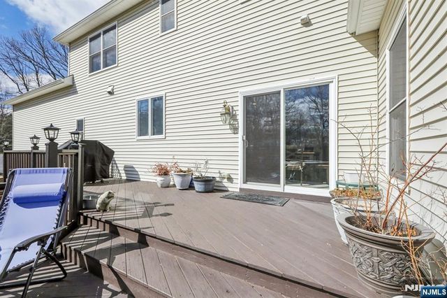 49 Boonton Avenue, Kinnelon Borough, NJ 07405