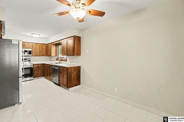 1858 N 93 Court, Omaha, NE 68114