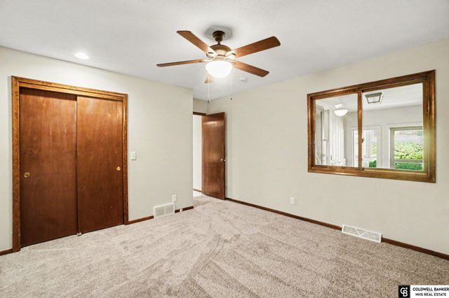 1858 N 93 Court, Omaha, NE 68114