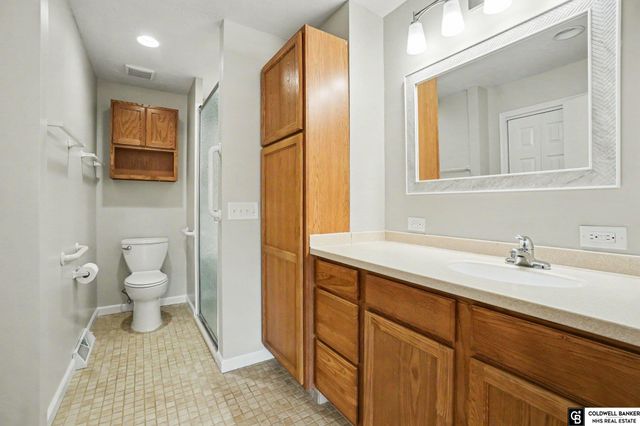 1858 N 93 Court, Omaha, NE 68114