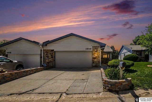 1858 N 93 Court, Omaha, NE 68114
