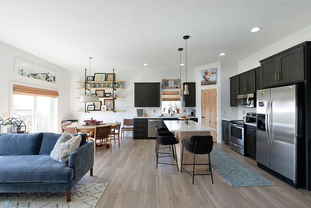 431 2nd Avenue S, Kindred, ND 58051