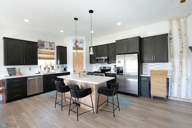 431 2nd Avenue S, Kindred, ND 58051