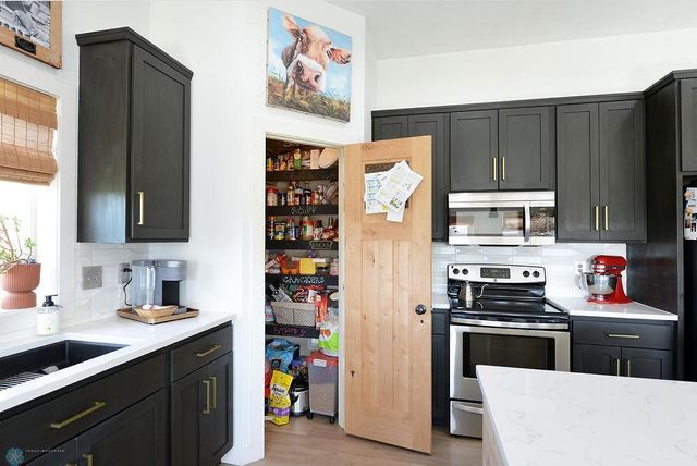 431 2nd Avenue S, Kindred, ND 58051