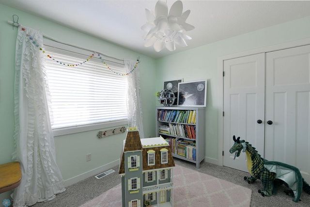 431 2nd Avenue S, Kindred, ND 58051
