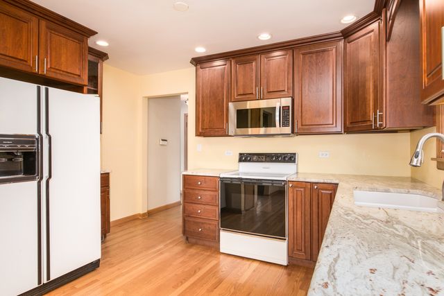 108 Imperial Street, Park Ridge, IL 60068