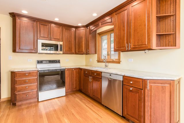 108 Imperial Street, Park Ridge, IL 60068