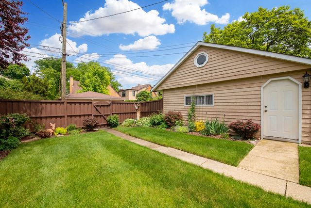 108 Imperial Street, Park Ridge, IL 60068