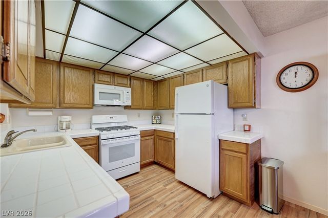 1751 East Reno Avenue 105, Las Vegas, NV 89119