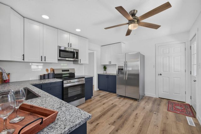 1820 E 16th Street, Davenport, IA 52803