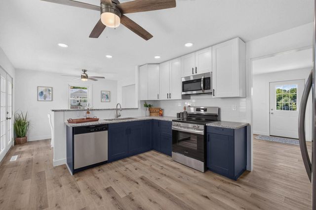 1820 E 16th Street, Davenport, IA 52803