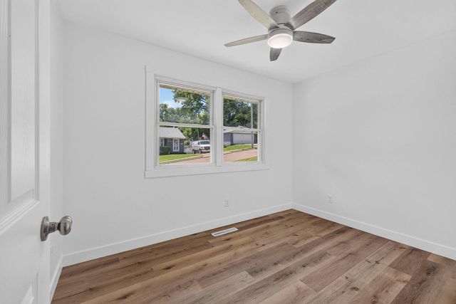 1820 E 16th Street, Davenport, IA 52803