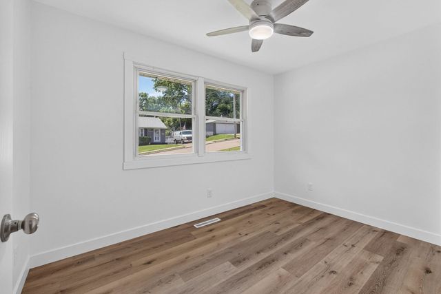 1820 E 16th Street, Davenport, IA 52803