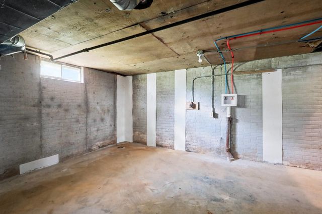 1820 E 16th Street, Davenport, IA 52803