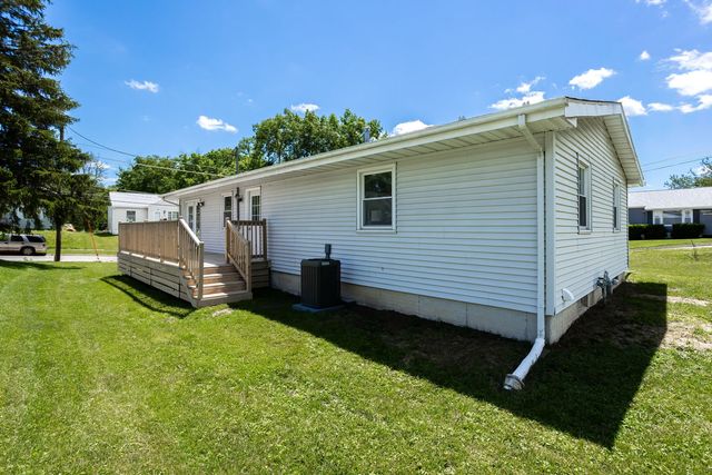 1820 E 16th Street, Davenport, IA 52803