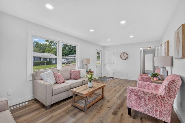 1820 E 16th Street, Davenport, IA 52803