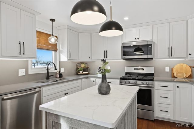 56 Deerchase Road, West Seneca, NY 14224