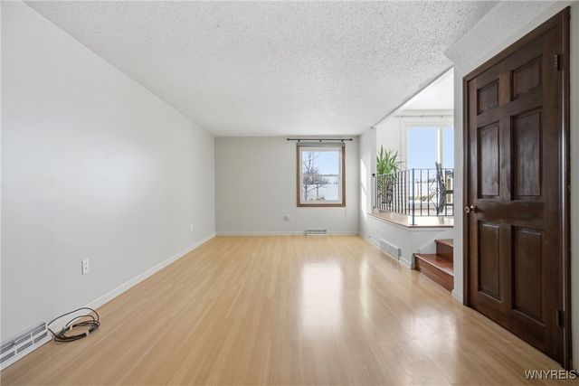 56 Deerchase Road, West Seneca, NY 14224