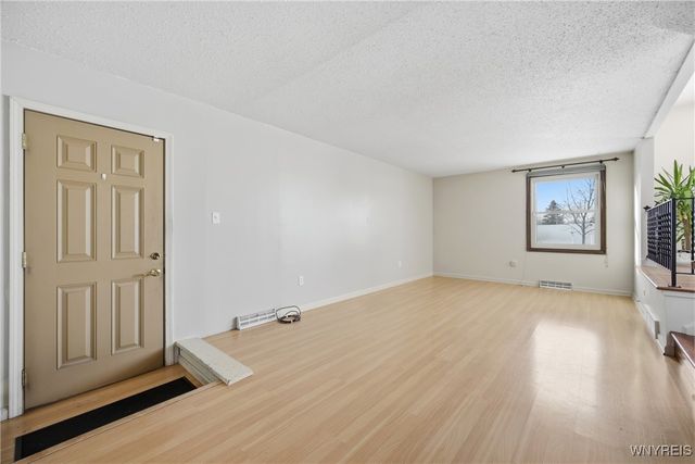 56 Deerchase Road, West Seneca, NY 14224