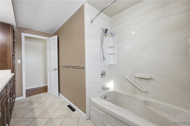 56 Deerchase Road, West Seneca, NY 14224