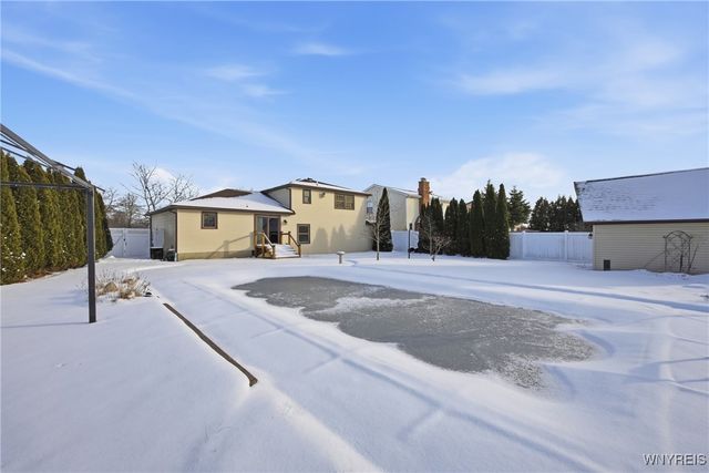 56 Deerchase Road, West Seneca, NY 14224