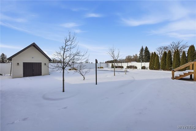 56 Deerchase Road, West Seneca, NY 14224