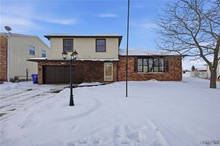 56 Deerchase Road, West Seneca, NY 14224