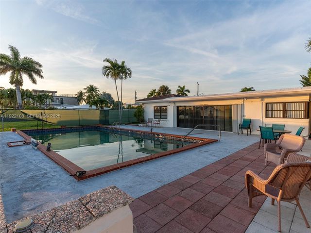 1680 S Treasure Dr, North Bay Village, FL 33141