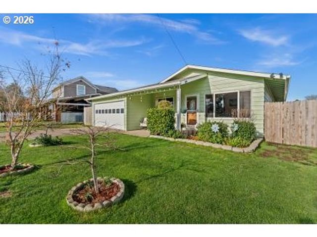 1607 23RD Ave, Forest Grove, OR 97116