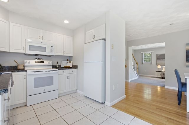 252 Albion St 24, Wakefield, MA 01880