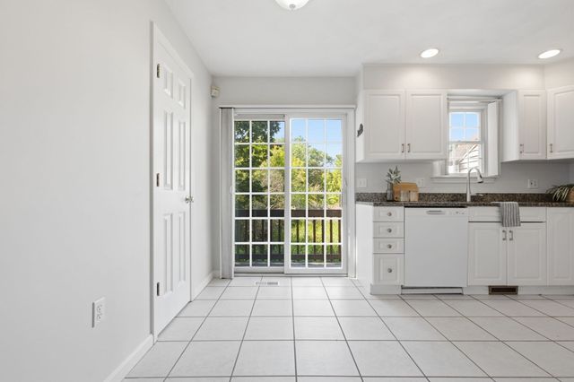 252 Albion St 24, Wakefield, MA 01880