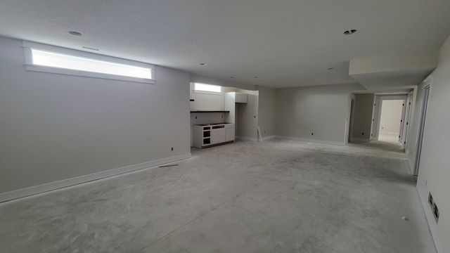 1911 NE Pine Lake Circle, Ankeny, IA 50021