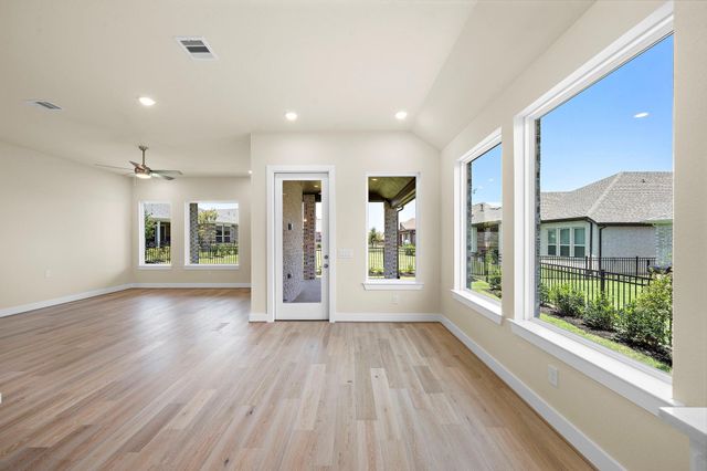 14915 Lake Par Circle, Willis, TX 77318