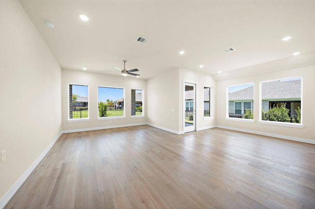 14915 Lake Par Circle, Willis, TX 77318