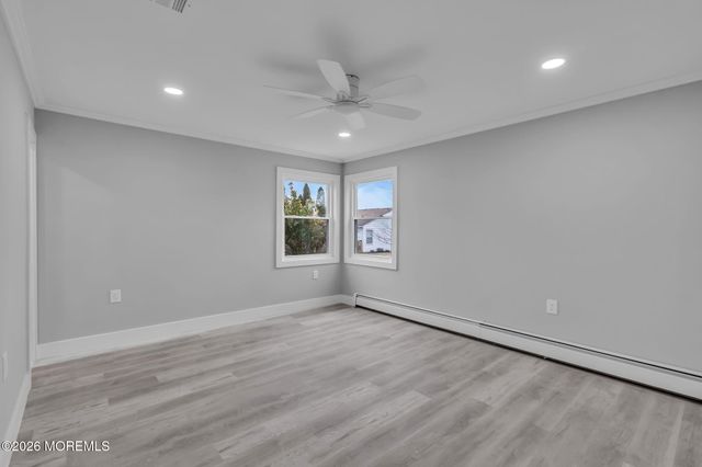 15 Roxton Place, Toms River, NJ 08757