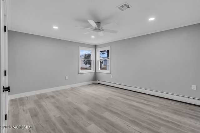 15 Roxton Place, Toms River, NJ 08757