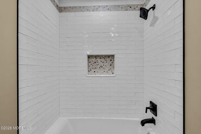 15 Roxton Place, Toms River, NJ 08757