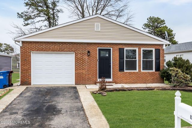 15 Roxton Place, Toms River, NJ 08757