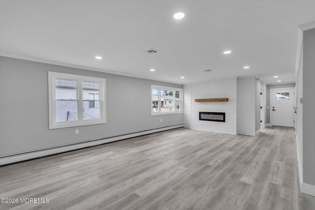 15 Roxton Place, Toms River, NJ 08757