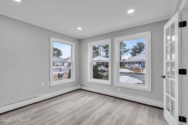 15 Roxton Place, Toms River, NJ 08757