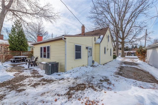 147 Englewood Drive, Avon Lake, OH 44012