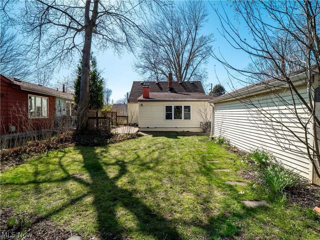 147 Englewood Drive, Avon Lake, OH 44012