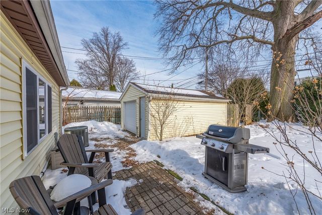 147 Englewood Drive, Avon Lake, OH 44012