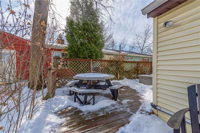 147 Englewood Drive, Avon Lake, OH 44012