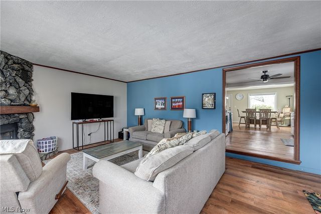 147 Englewood Drive, Avon Lake, OH 44012