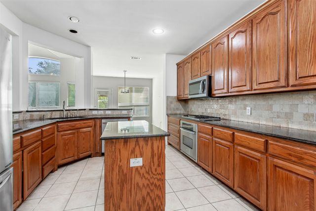 915 Falcon Trail, Murphy, TX 75094