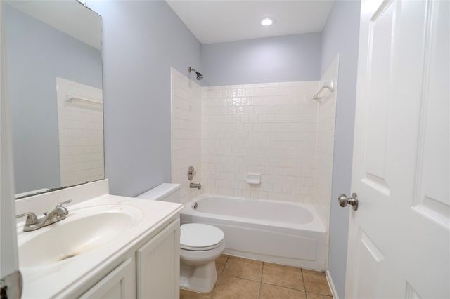 13710 Sablegarden Lane, Houston, TX 77014