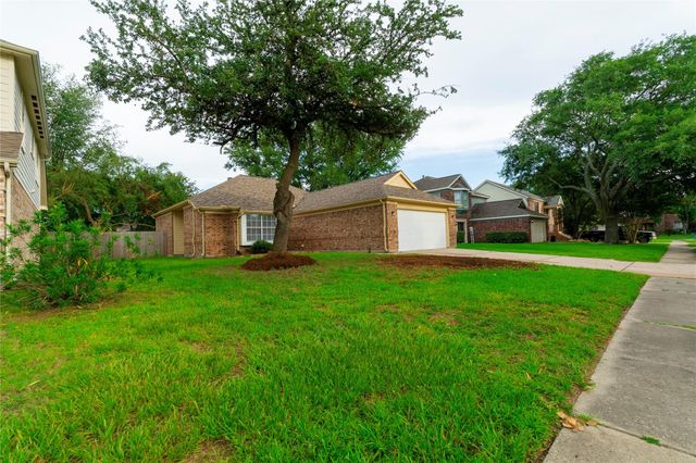 13710 Sablegarden Lane, Houston, TX 77014